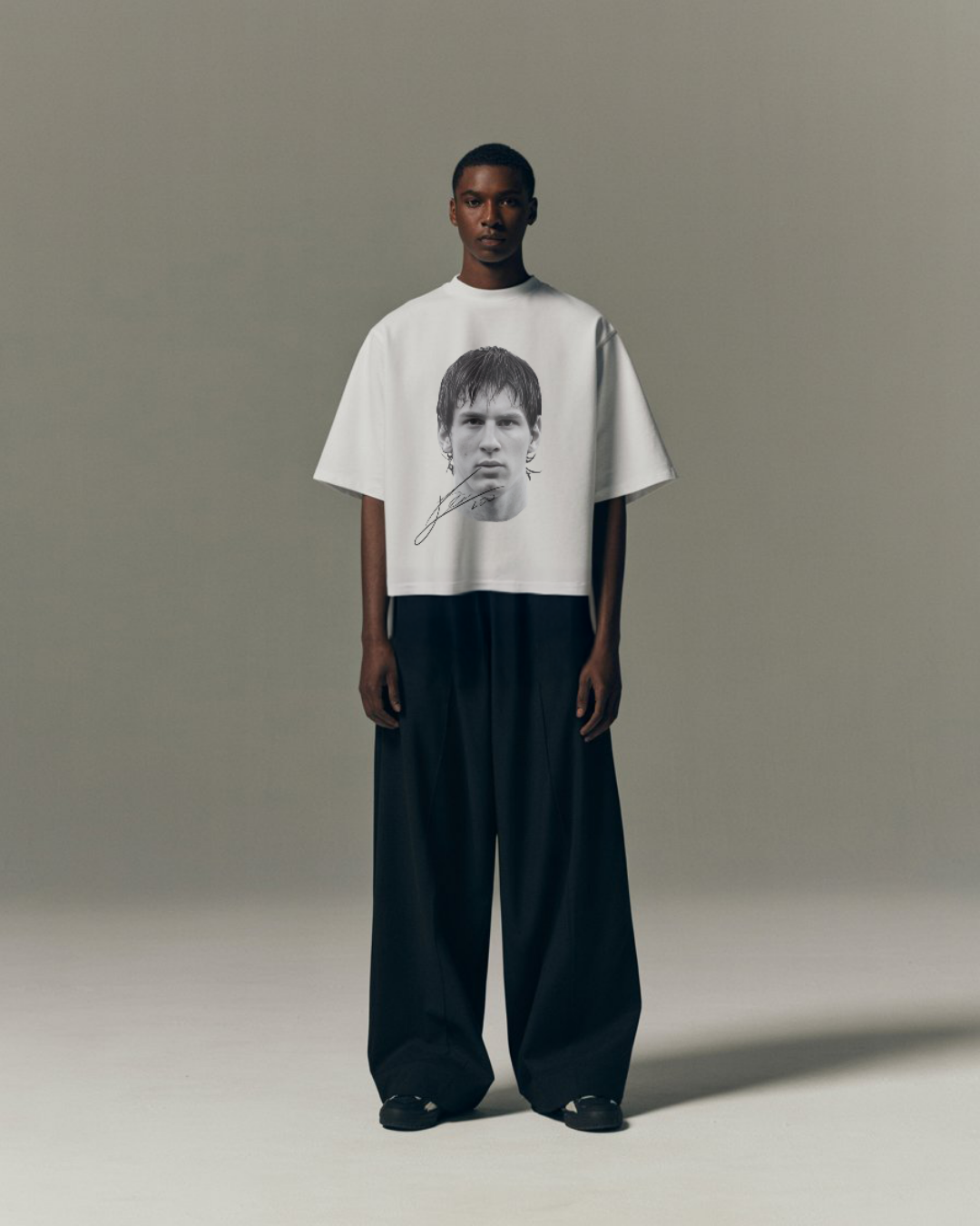 MESSI TEE BOXY FIT WITH SIGNATURE