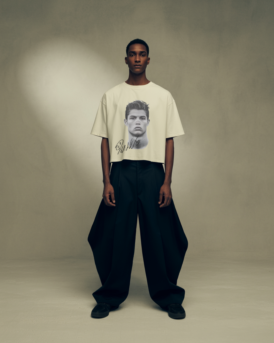 RONALDO TEE BOXY FIT WITH SIGNATURE